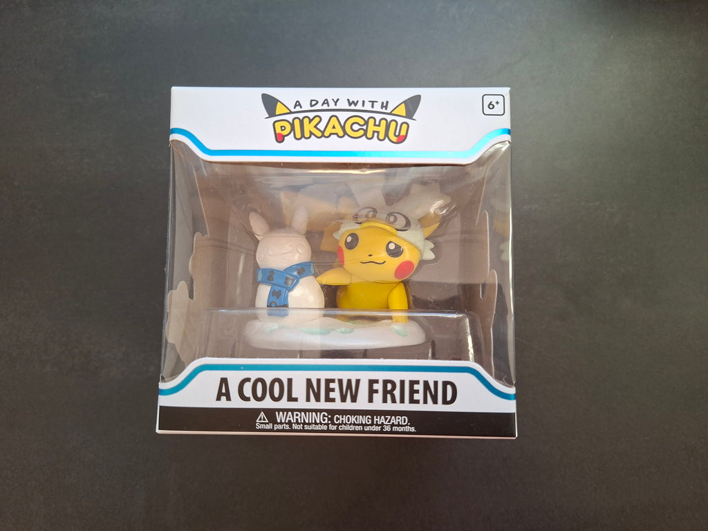 Pikachu Figur "A Cool New Friend" - Pokémon Center (EN)